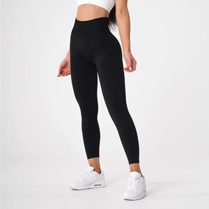 NVGTN High-Waisted Seamless Black Leggings